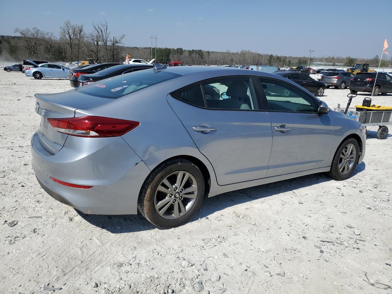 Photo 2 VIN: 5NPD84LF1HH175146 - HYUNDAI ELANTRA 