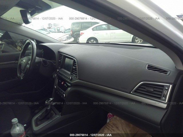 Photo 4 VIN: 5NPD84LF1HH178676 - HYUNDAI ELANTRA 