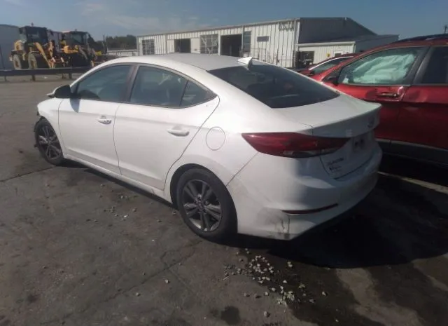 Photo 2 VIN: 5NPD84LF1HH182792 - HYUNDAI ELANTRA 