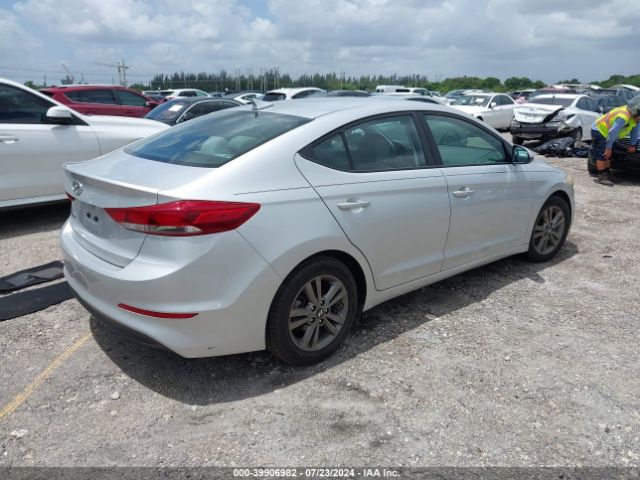 Photo 3 VIN: 5NPD84LF1JH238980 - HYUNDAI ELANTRA 