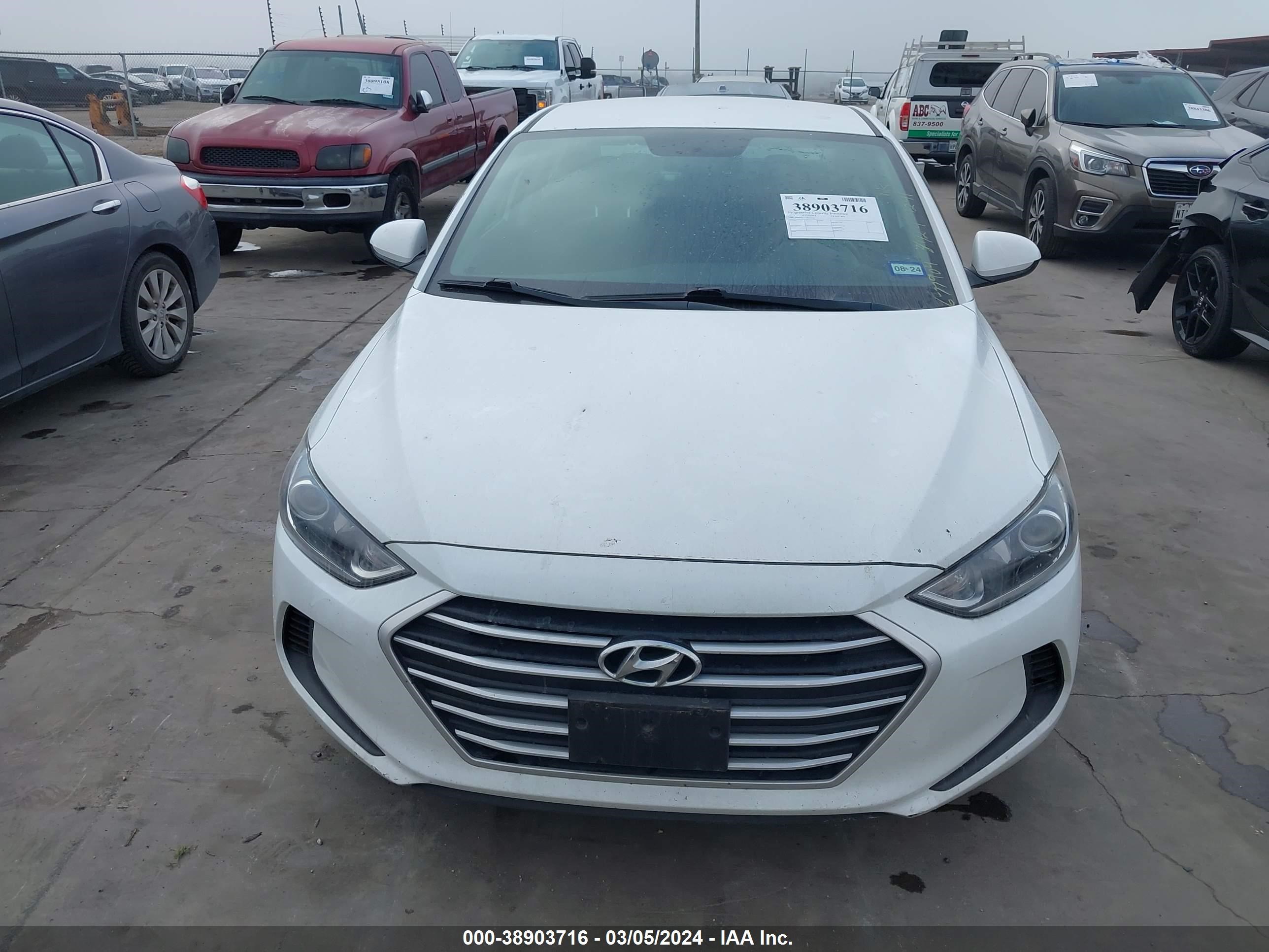 Photo 11 VIN: 5NPD84LF1JH239241 - HYUNDAI ELANTRA 