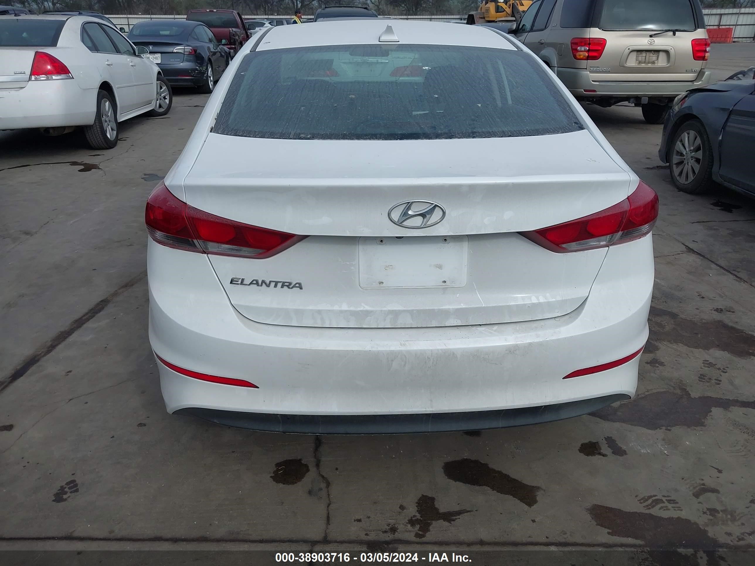 Photo 15 VIN: 5NPD84LF1JH239241 - HYUNDAI ELANTRA 