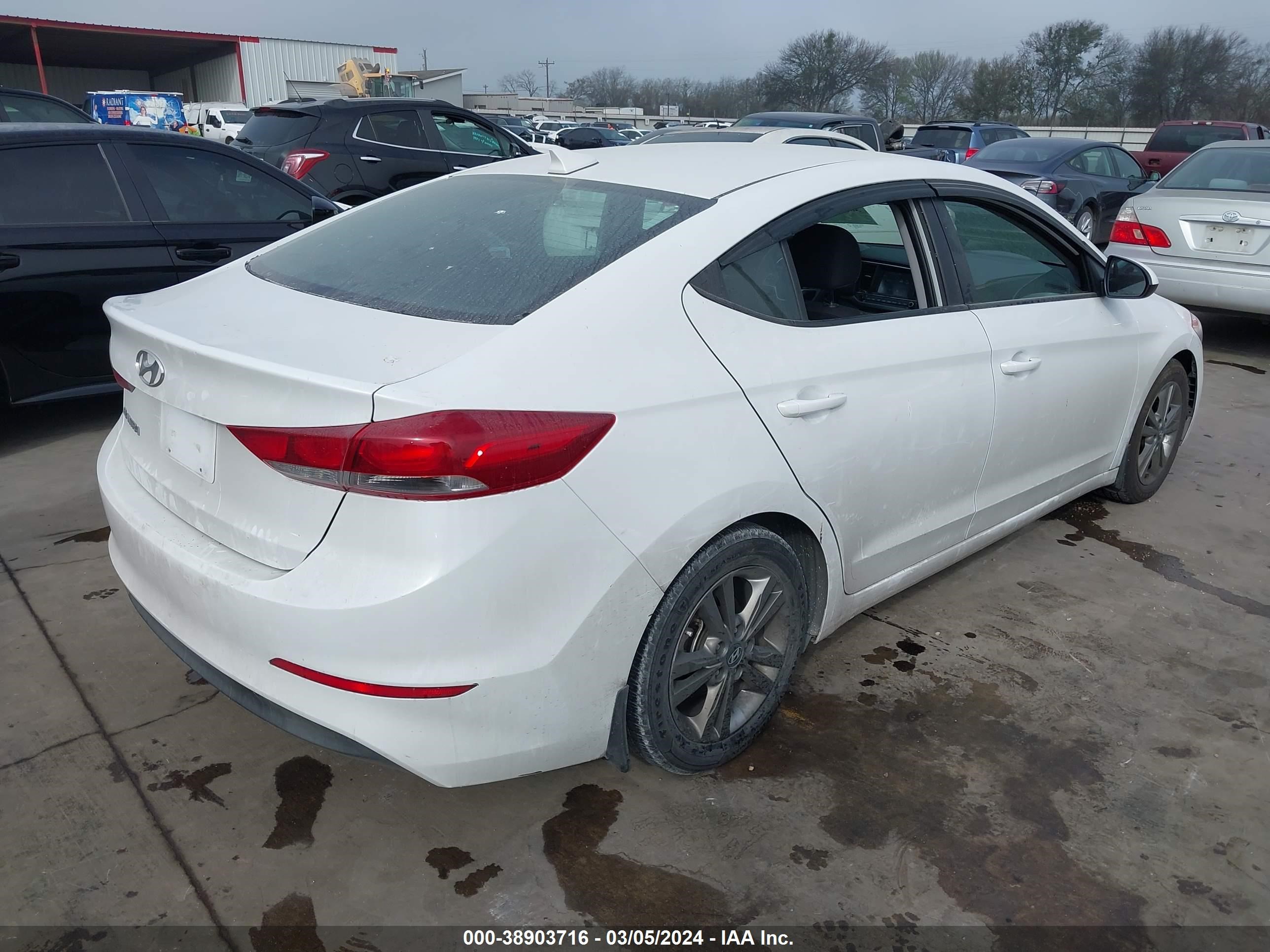 Photo 3 VIN: 5NPD84LF1JH239241 - HYUNDAI ELANTRA 