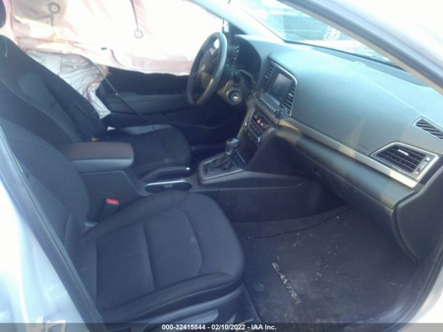 Photo 4 VIN: 5NPD84LF1JH242401 - HYUNDAI ELANTRA 