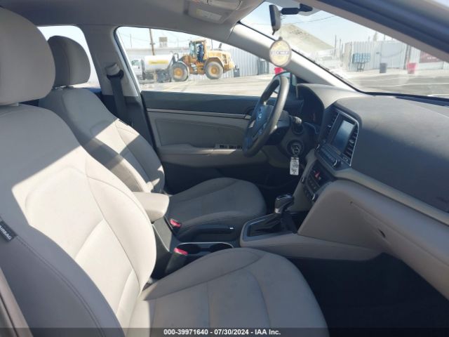 Photo 4 VIN: 5NPD84LF1JH258114 - HYUNDAI ELANTRA 