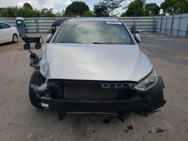 Photo 4 VIN: 5NPD84LF1JH281103 - HYUNDAI ELANTRA SE 