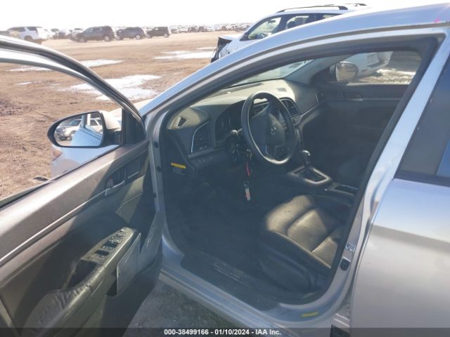 Photo 4 VIN: 5NPD84LF1JH284812 - HYUNDAI ELANTRA 