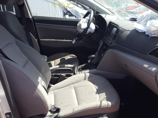 Photo 4 VIN: 5NPD84LF1JH318943 - HYUNDAI ELANTRA SE 