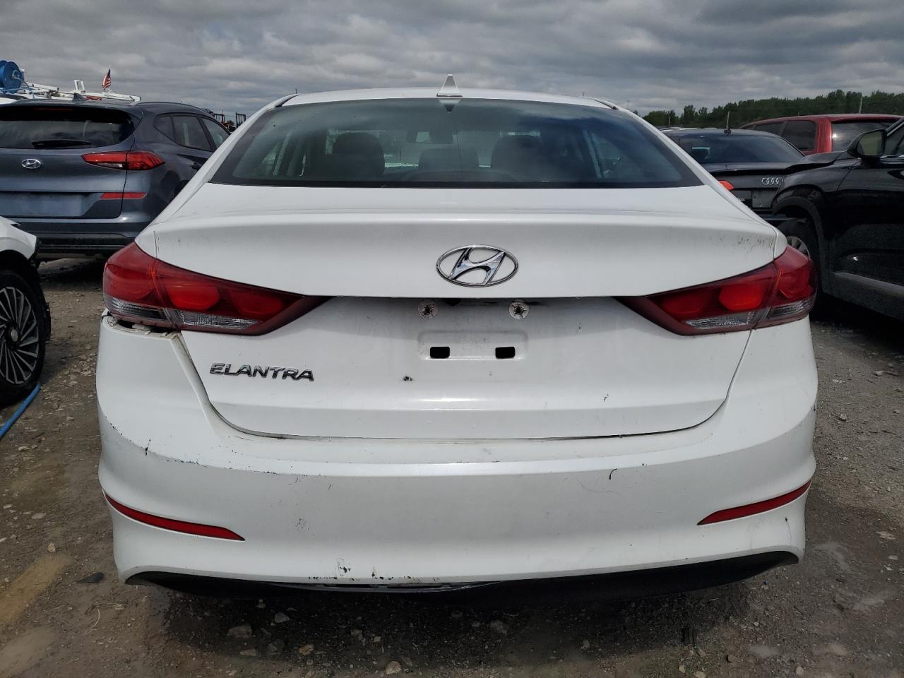 Photo 5 VIN: 5NPD84LF1JH335192 - HYUNDAI ELANTRA 