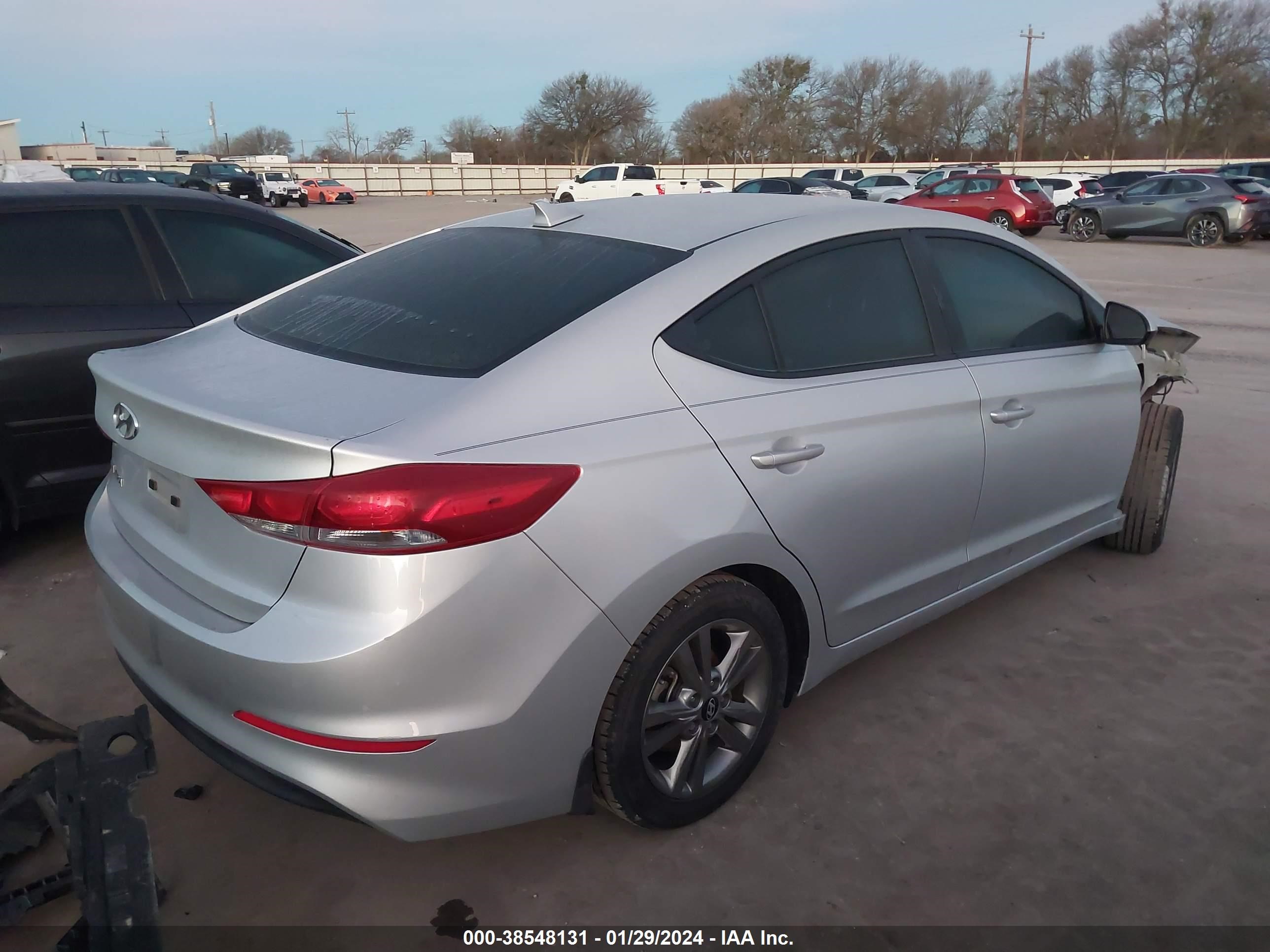 Photo 3 VIN: 5NPD84LF1JH344619 - HYUNDAI ELANTRA 