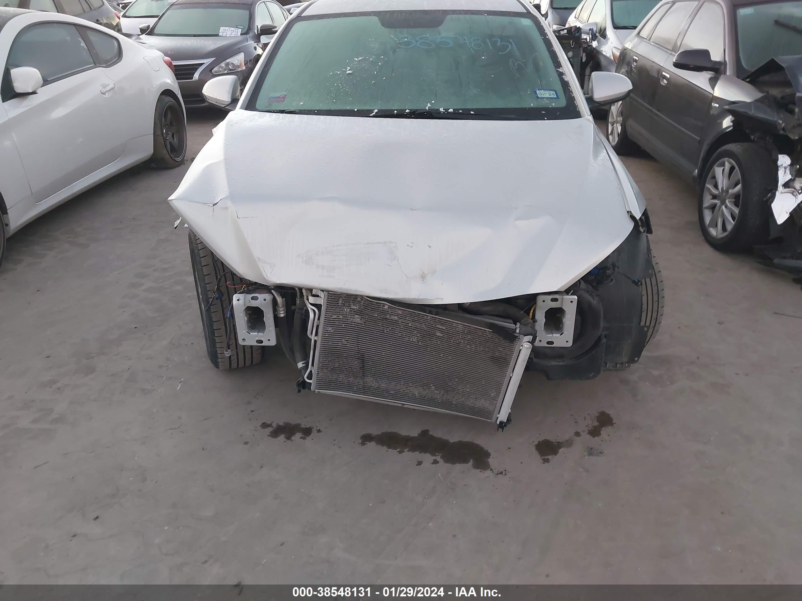 Photo 5 VIN: 5NPD84LF1JH344619 - HYUNDAI ELANTRA 