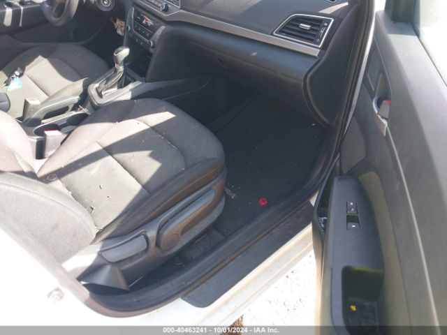 Photo 4 VIN: 5NPD84LF1JH361730 - HYUNDAI ELANTRA 