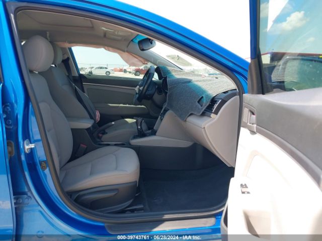 Photo 4 VIN: 5NPD84LF1JH389253 - HYUNDAI ELANTRA 