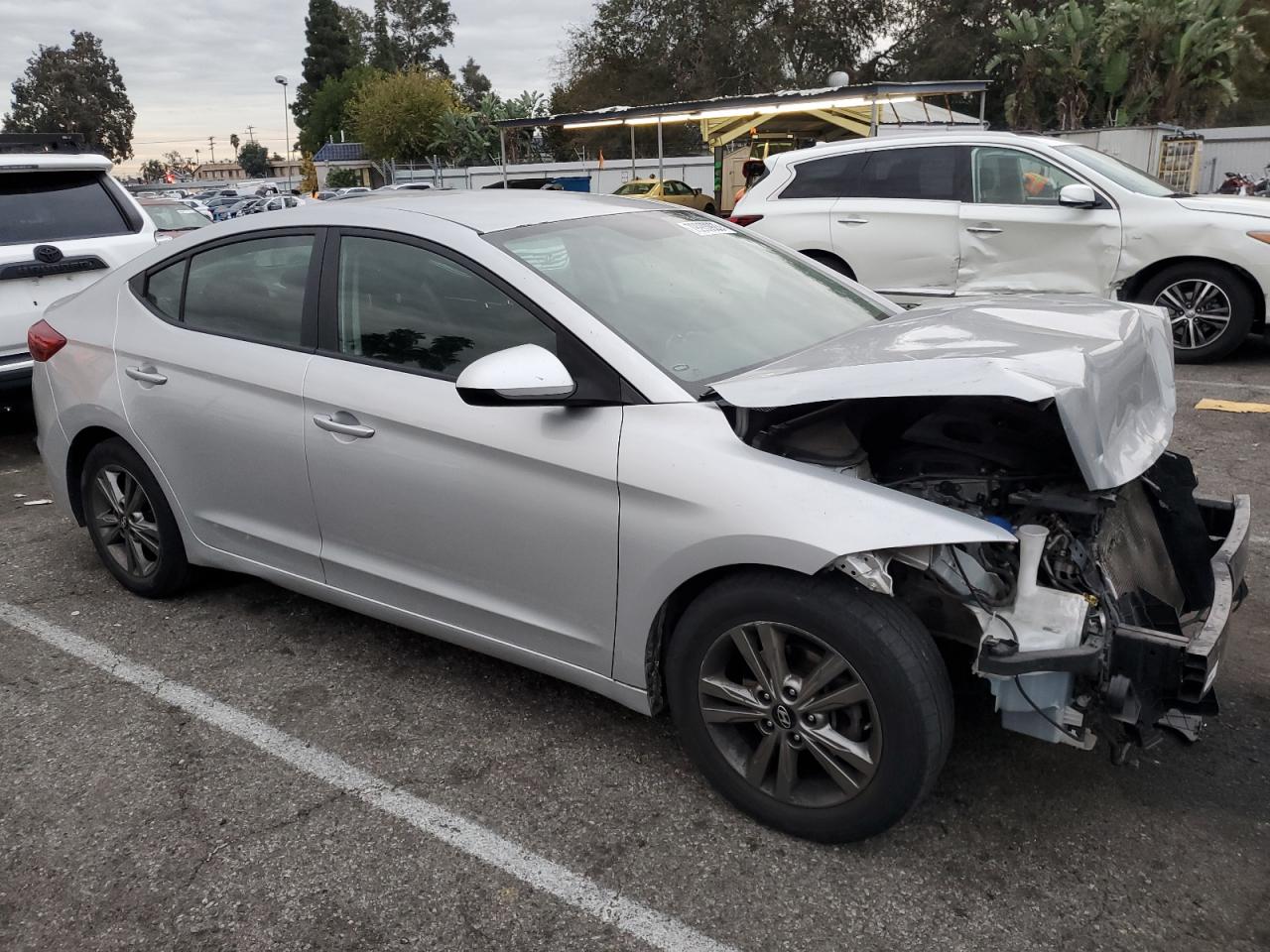 Photo 3 VIN: 5NPD84LF1JH396767 - HYUNDAI ELANTRA 