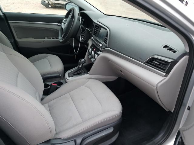 Photo 4 VIN: 5NPD84LF1KH417876 - HYUNDAI ELANTRA SE 