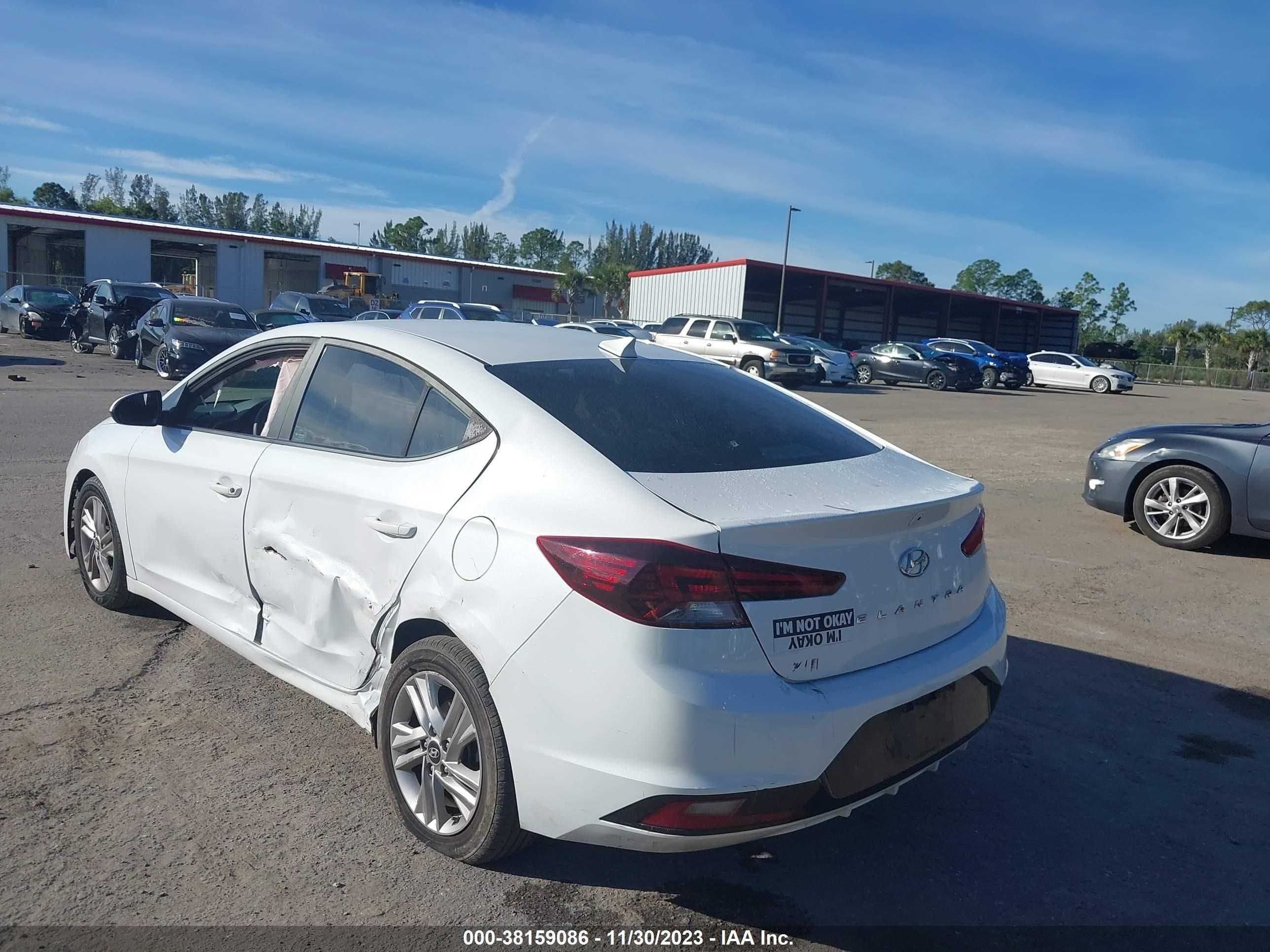 Photo 2 VIN: 5NPD84LF1KH418297 - HYUNDAI ELANTRA 