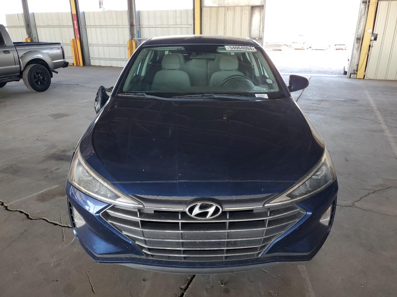 Photo 4 VIN: 5NPD84LF1KH423905 - HYUNDAI ELANTRA 