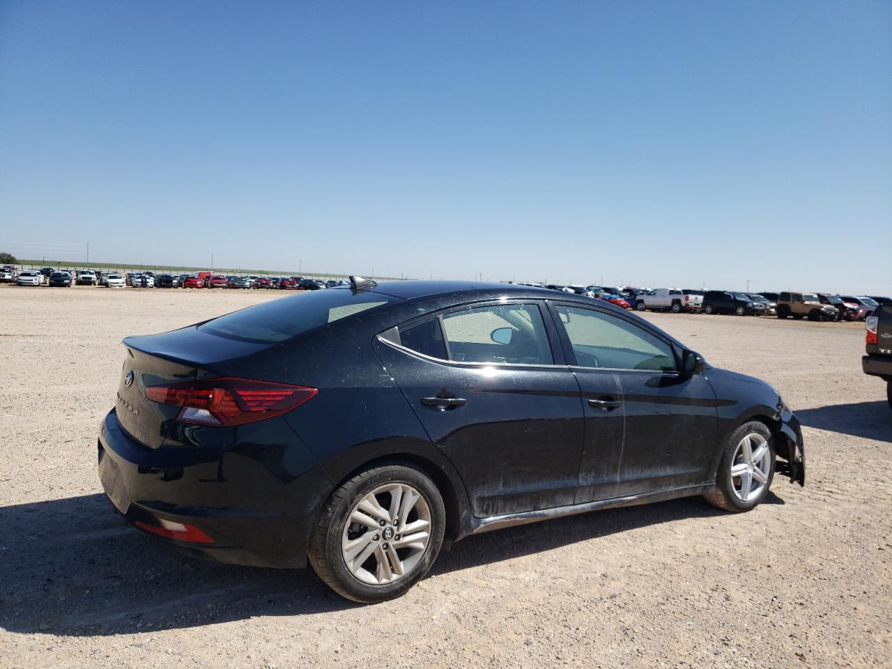 Photo 2 VIN: 5NPD84LF1KH432815 - HYUNDAI ELANTRA 