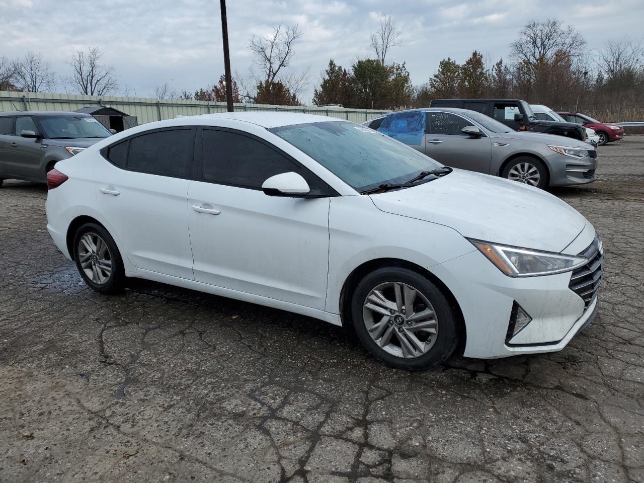 Photo 3 VIN: 5NPD84LF1KH438162 - HYUNDAI ELANTRA 