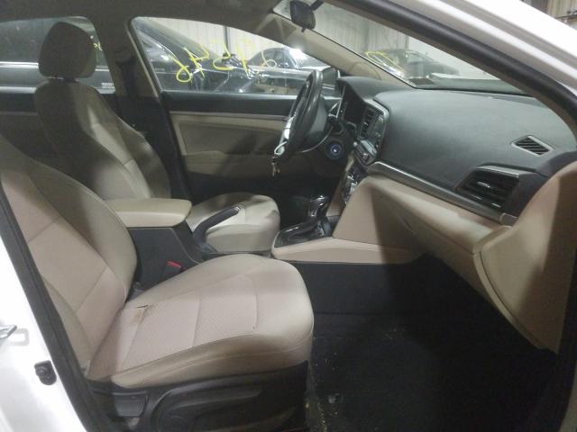 Photo 4 VIN: 5NPD84LF1KH461909 - HYUNDAI ELANTRA SE 