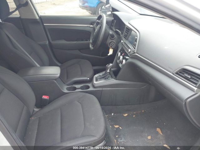 Photo 4 VIN: 5NPD84LF1KH472134 - HYUNDAI ELANTRA 