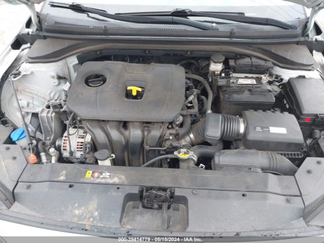 Photo 9 VIN: 5NPD84LF1KH472134 - HYUNDAI ELANTRA 