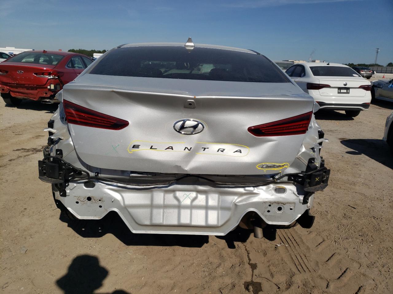 Photo 5 VIN: 5NPD84LF1KH481349 - HYUNDAI ELANTRA 