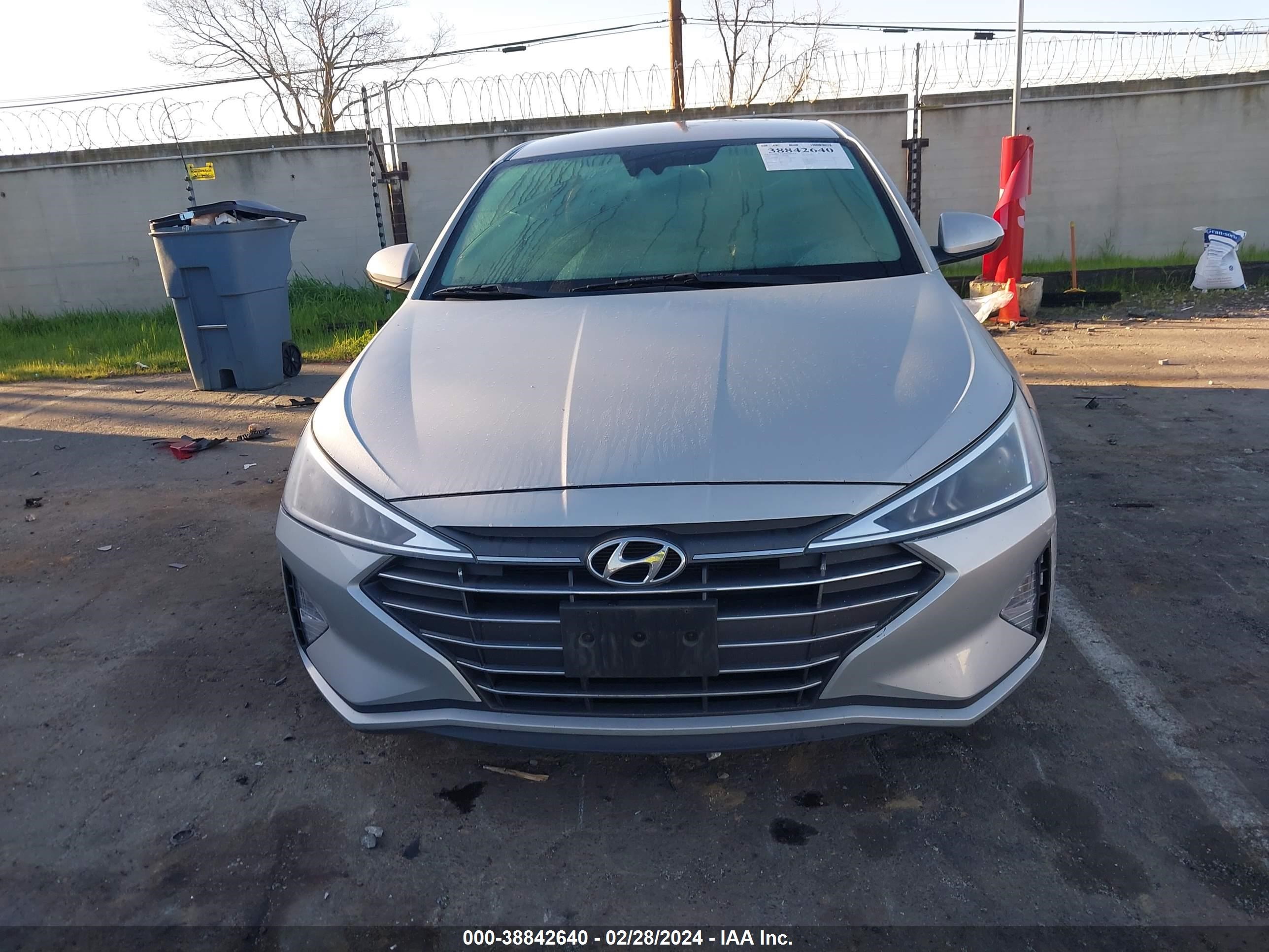 Photo 10 VIN: 5NPD84LF1LH516876 - HYUNDAI ELANTRA 