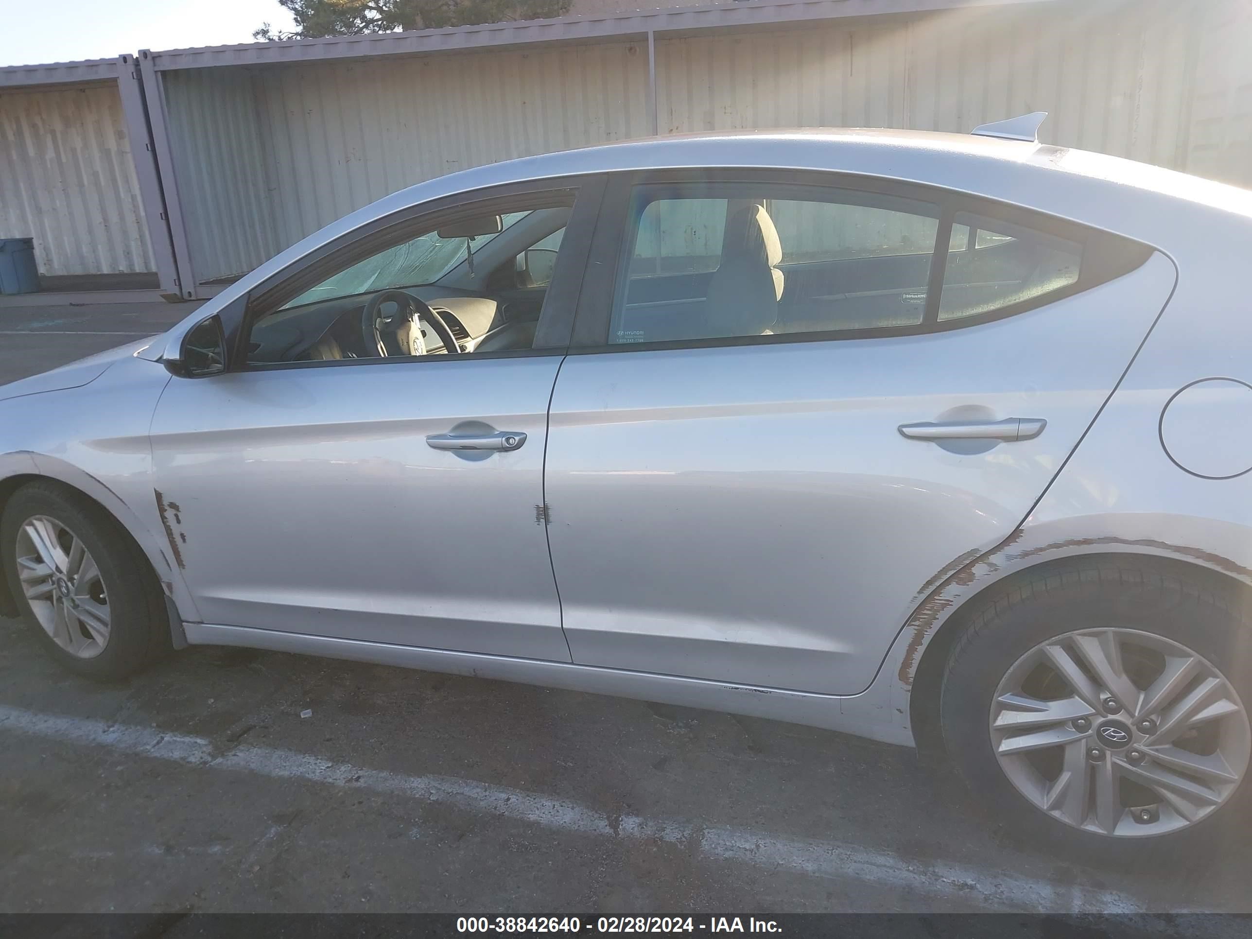 Photo 12 VIN: 5NPD84LF1LH516876 - HYUNDAI ELANTRA 