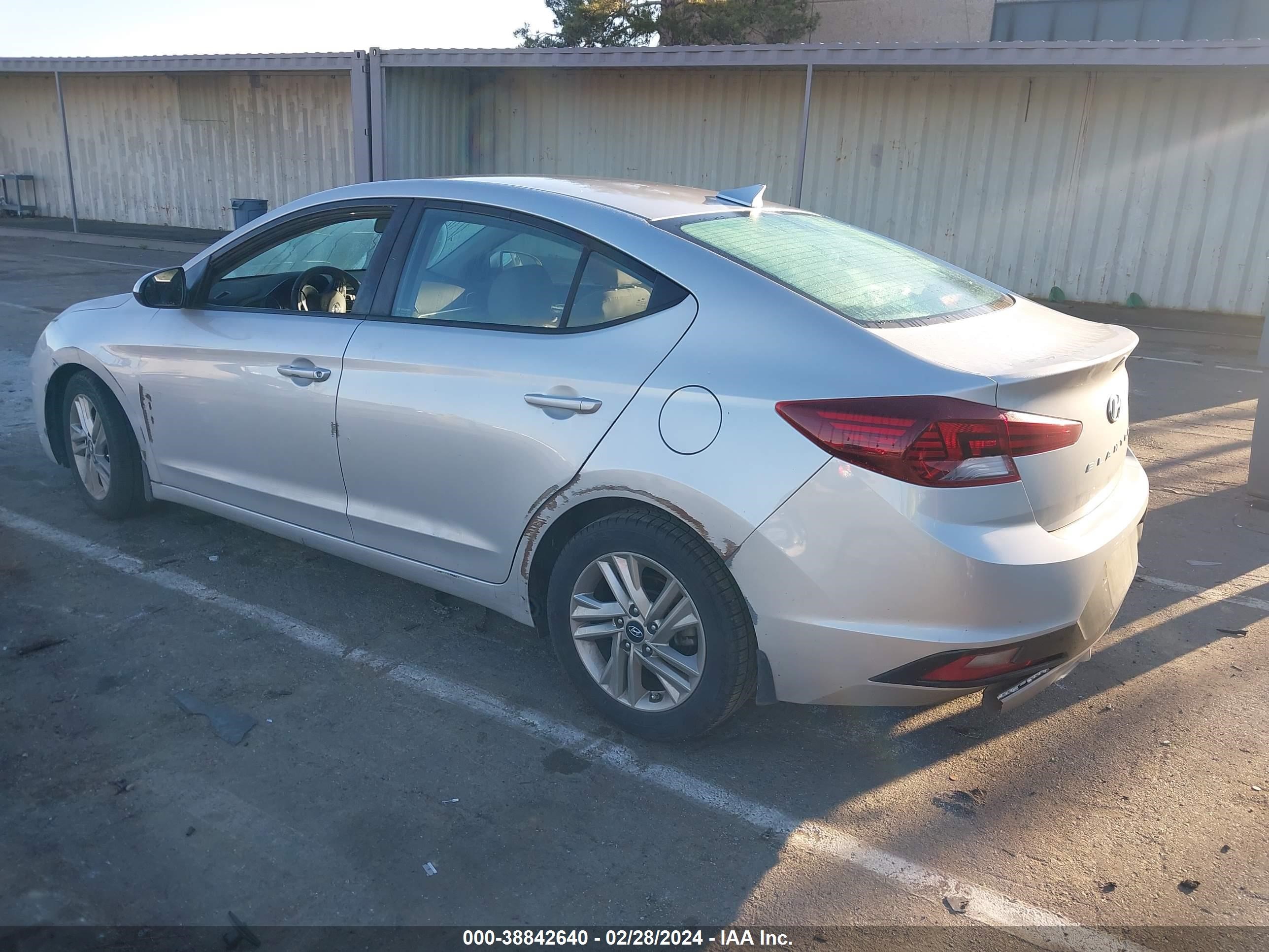 Photo 2 VIN: 5NPD84LF1LH516876 - HYUNDAI ELANTRA 