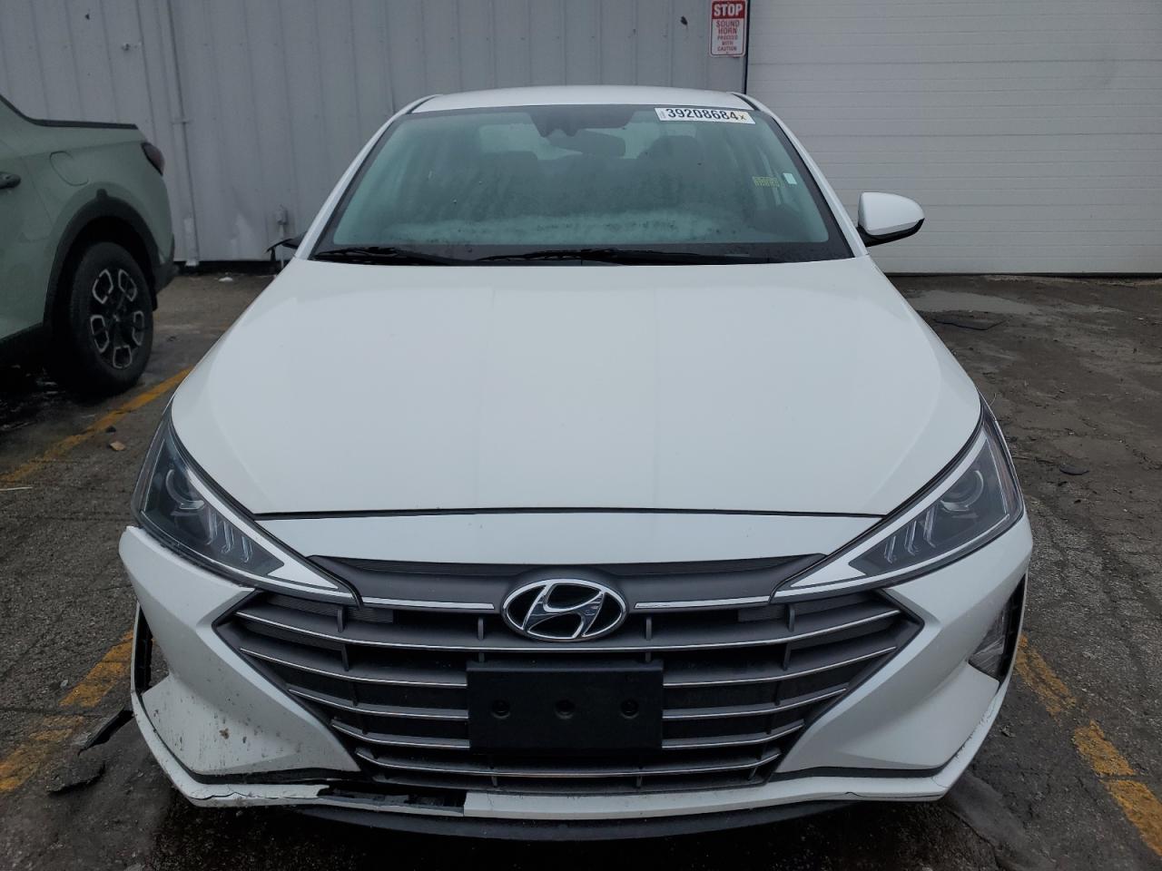 Photo 4 VIN: 5NPD84LF1LH614967 - HYUNDAI ELANTRA 