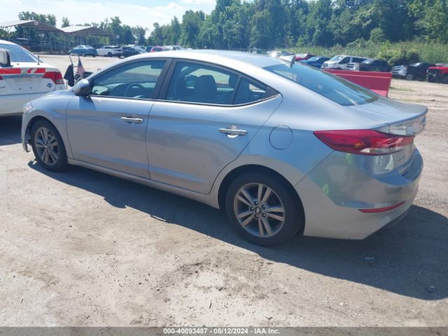 Photo 2 VIN: 5NPD84LF2HH005698 - HYUNDAI ELANTRA 