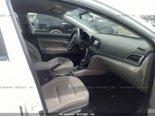 Photo 4 VIN: 5NPD84LF2HH012912 - HYUNDAI ELANTRA 