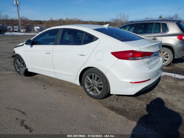 Photo 2 VIN: 5NPD84LF2HH013493 - HYUNDAI ELANTRA 