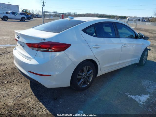 Photo 3 VIN: 5NPD84LF2HH013493 - HYUNDAI ELANTRA 