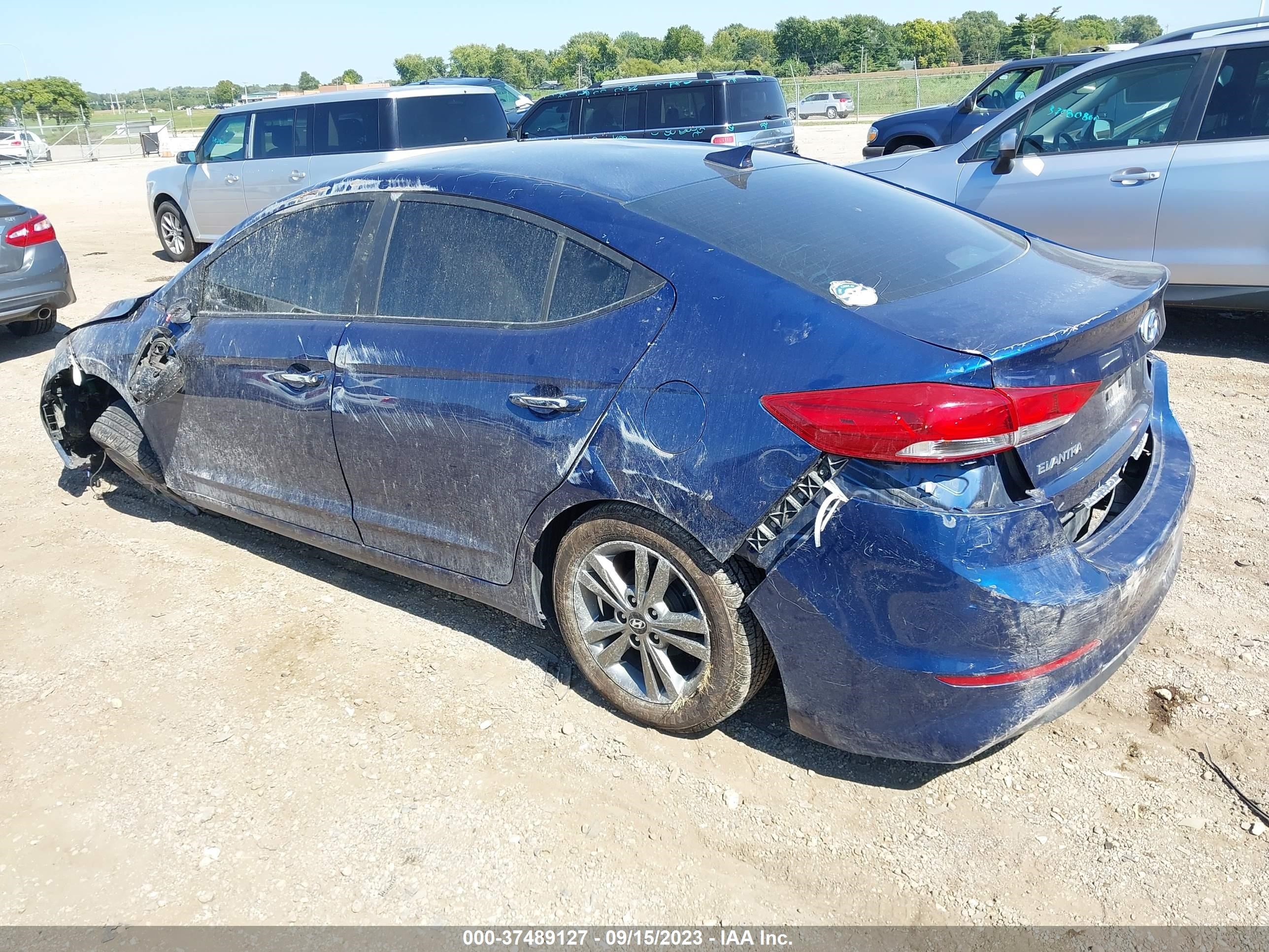 Photo 2 VIN: 5NPD84LF2HH015468 - HYUNDAI ELANTRA 