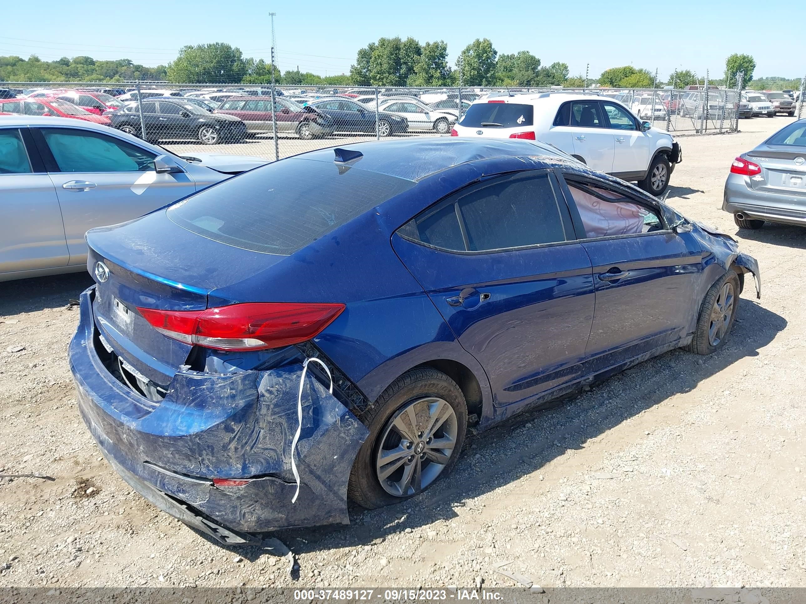 Photo 3 VIN: 5NPD84LF2HH015468 - HYUNDAI ELANTRA 