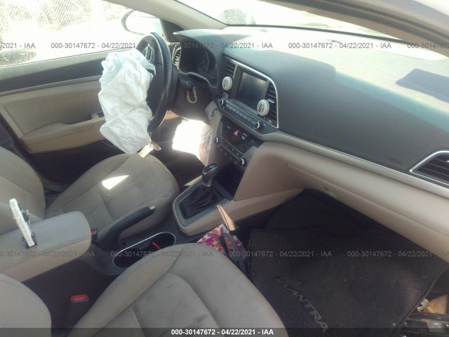 Photo 4 VIN: 5NPD84LF2HH016488 - HYUNDAI ELANTRA 