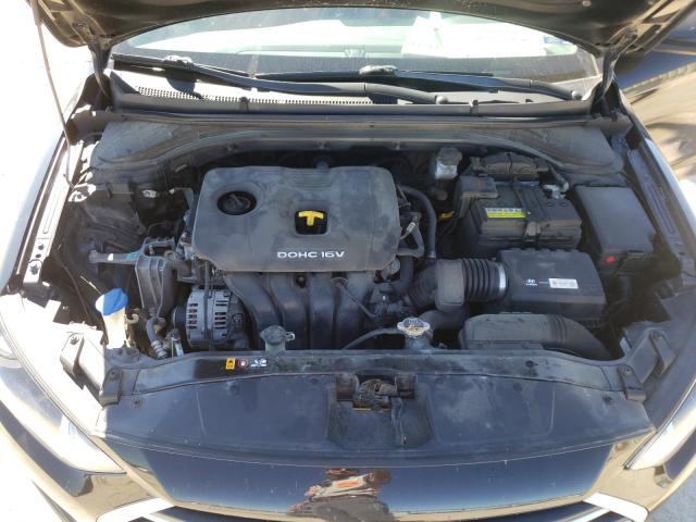 Photo 6 VIN: 5NPD84LF2HH020640 - HYUNDAI ELANTRA SE 