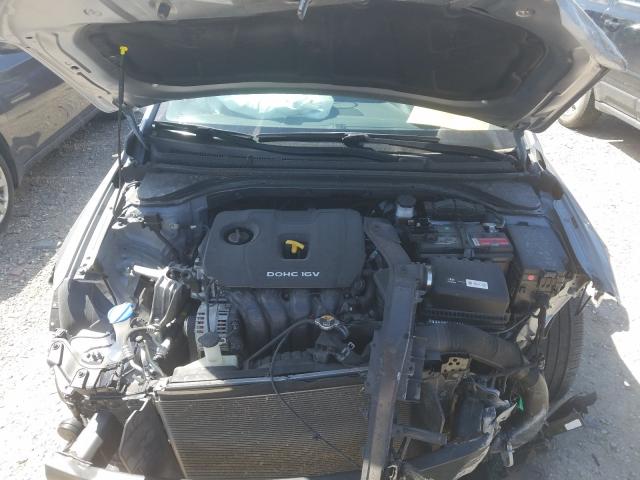 Photo 6 VIN: 5NPD84LF2HH026681 - HYUNDAI ELANTRA SE 