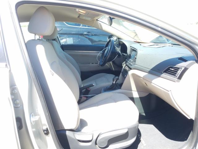 Photo 4 VIN: 5NPD84LF2HH030889 - HYUNDAI ELANTRA SE 