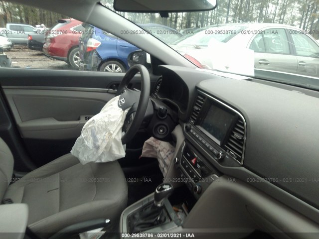 Photo 4 VIN: 5NPD84LF2HH031332 - HYUNDAI ELANTRA 