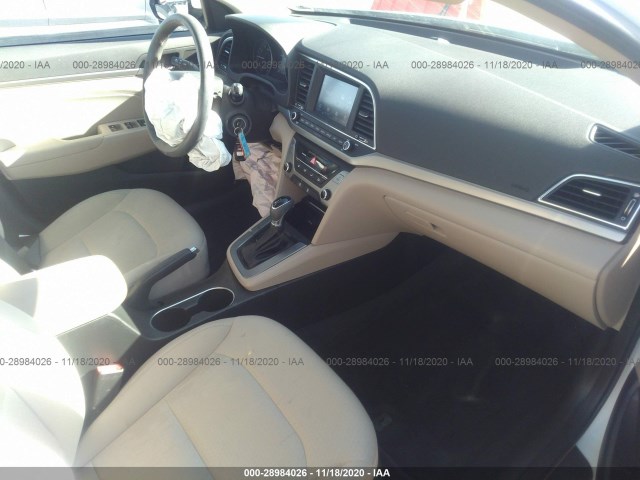 Photo 4 VIN: 5NPD84LF2HH040533 - HYUNDAI ELANTRA 