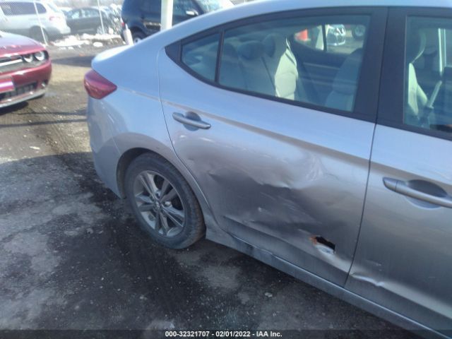 Photo 5 VIN: 5NPD84LF2HH054996 - HYUNDAI ELANTRA 