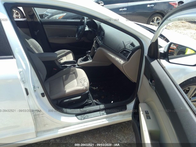 Photo 4 VIN: 5NPD84LF2HH060670 - HYUNDAI ELANTRA 