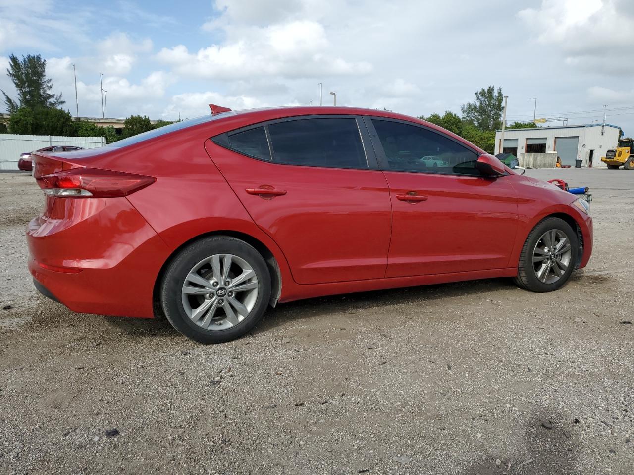 Photo 2 VIN: 5NPD84LF2HH087447 - HYUNDAI ELANTRA 