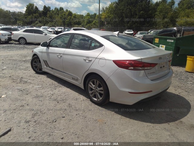 Photo 2 VIN: 5NPD84LF2HH130653 - HYUNDAI ELANTRA 