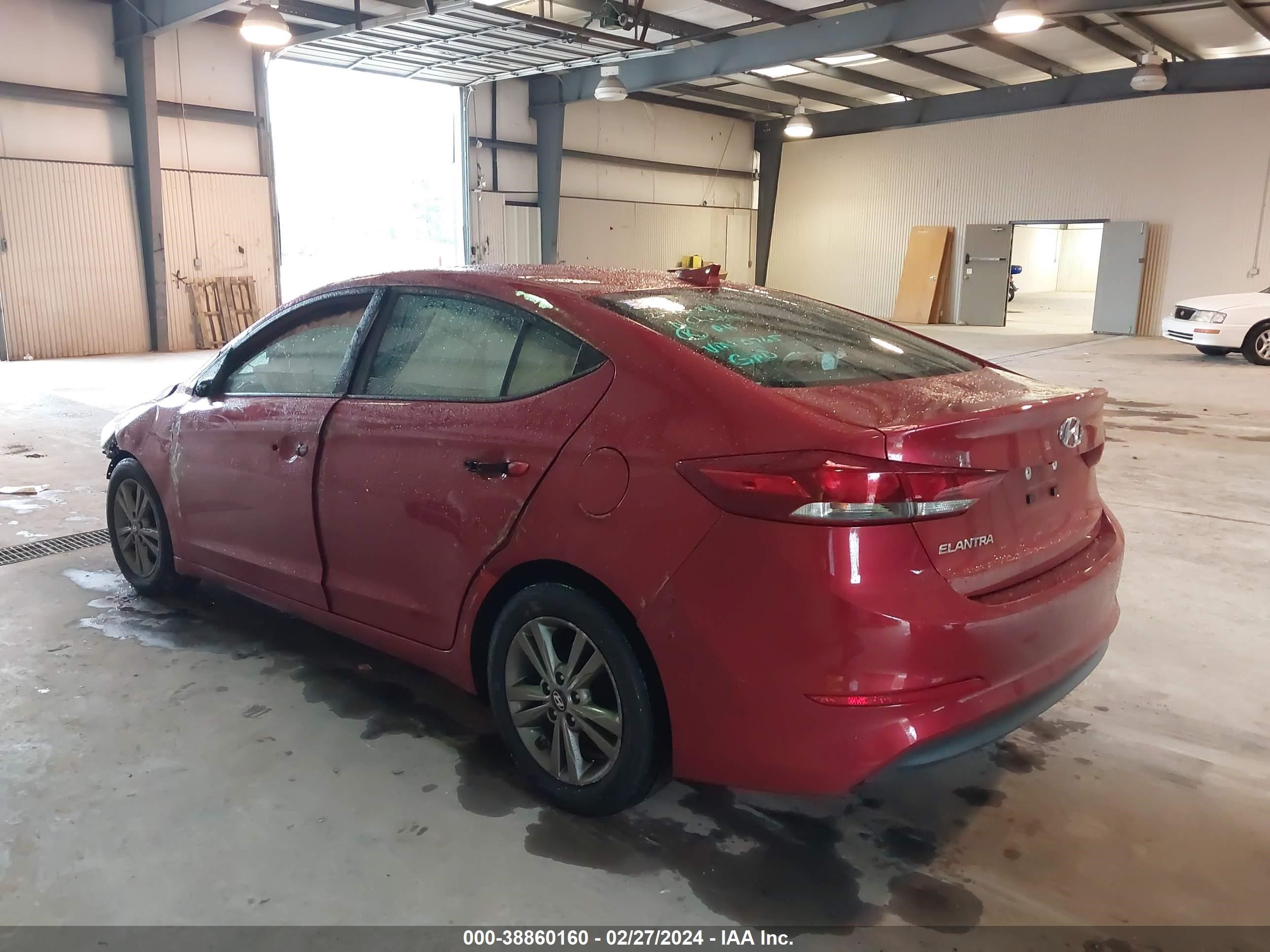 Photo 2 VIN: 5NPD84LF2HH130765 - HYUNDAI ELANTRA 