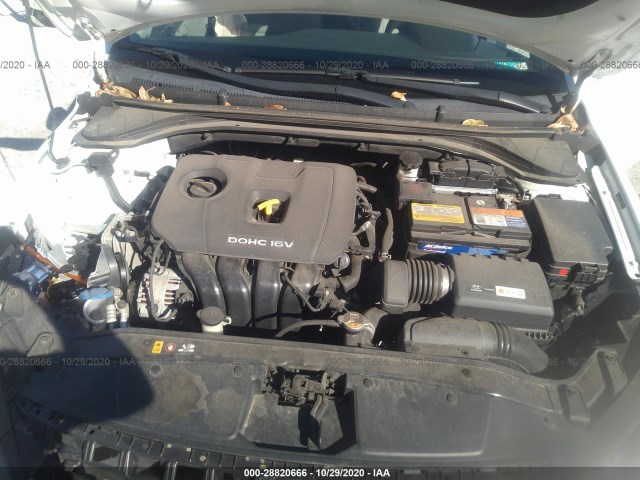 Photo 9 VIN: 5NPD84LF2HH132578 - HYUNDAI ELANTRA 