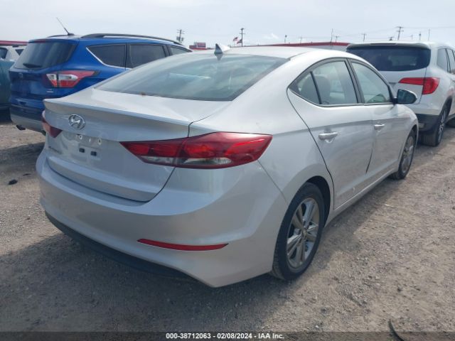 Photo 3 VIN: 5NPD84LF2HH160963 - HYUNDAI ELANTRA 